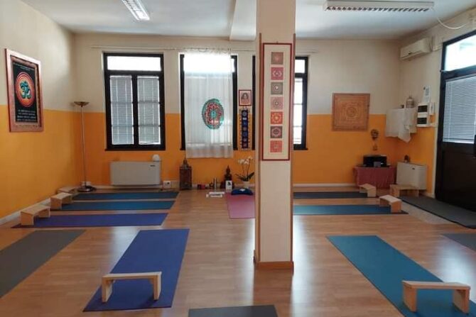 IL CENTRO DHARMA YOGA È  “CASA”   PER TUTTI COLORO CHE LO FREQUENTANO E CHE LO PENSINO PER FREQUENTAZIONI PASSATE… 
TANTI AUGURI DI CUORE DI BUONE E SERENE FESTIVITÀ NATALIZIE . …